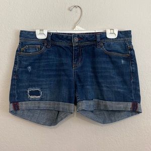 Jean shorts w/ cute denim patch